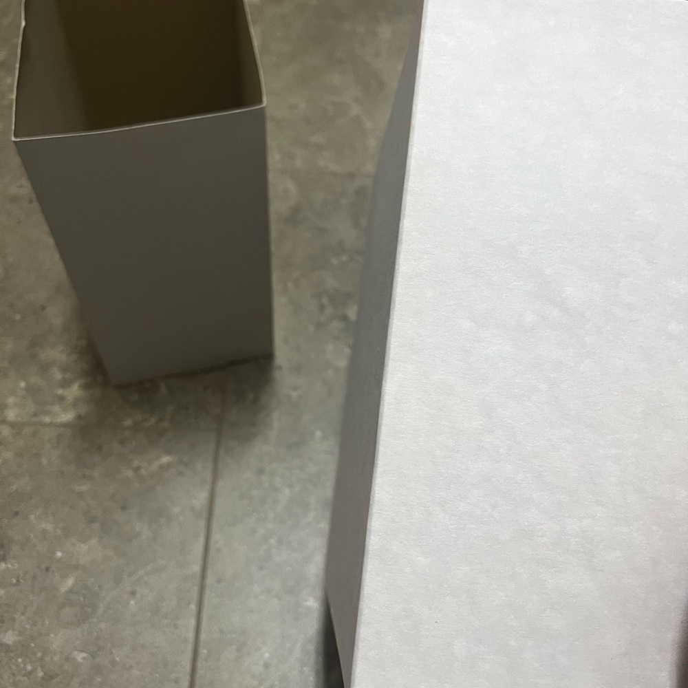 Jimmy choo empty box - Picture 2 of 3